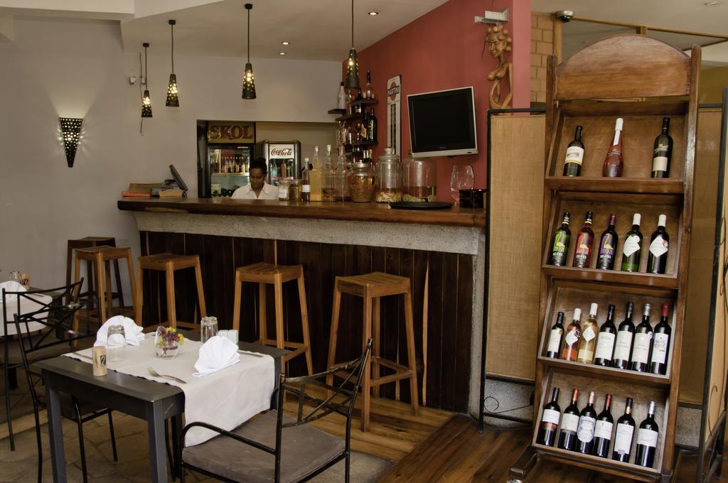 Hotel Restaurant Le Combava Антананариву Екстериор снимка