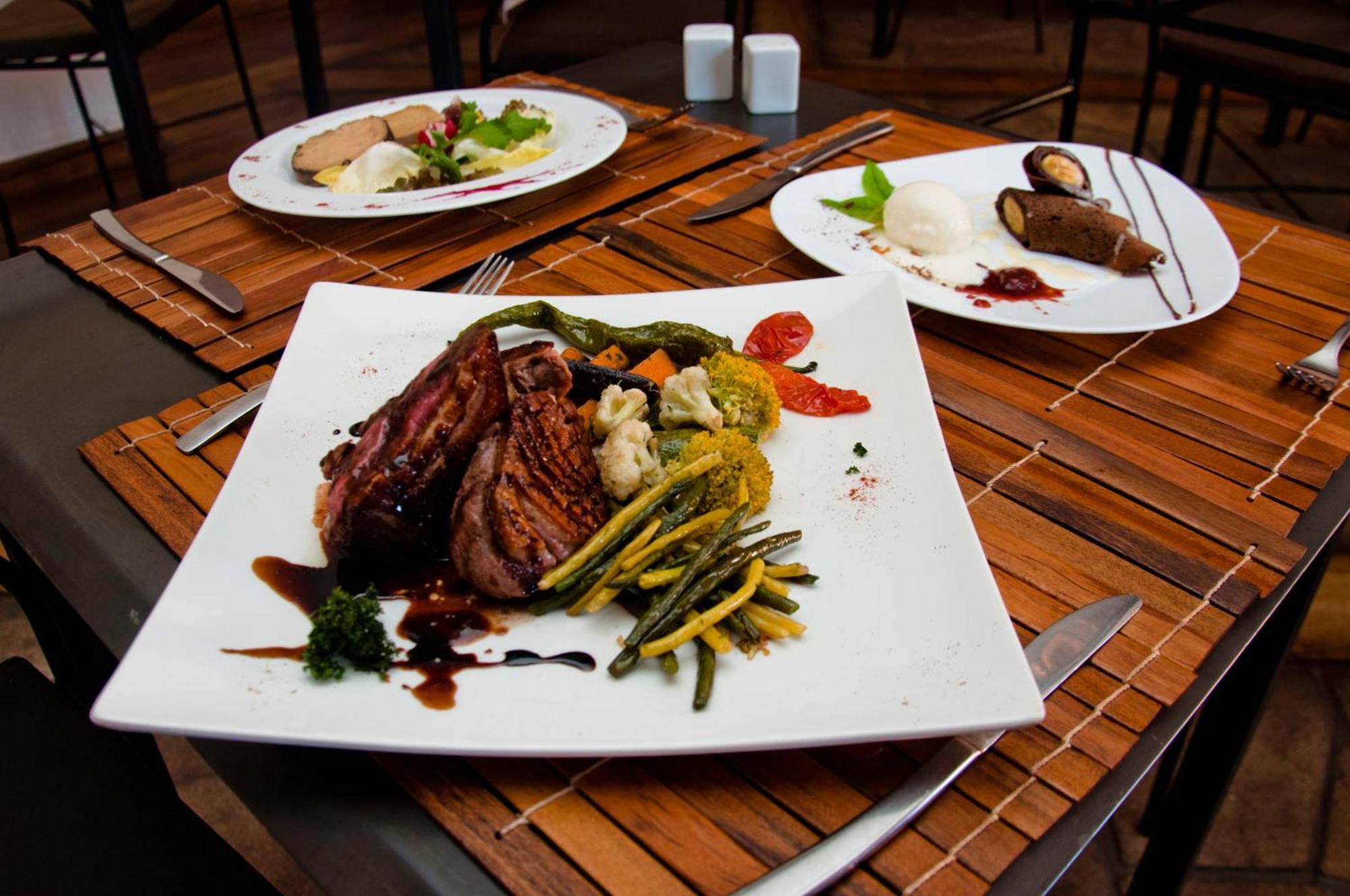 Hotel Restaurant Le Combava Антананариву Екстериор снимка