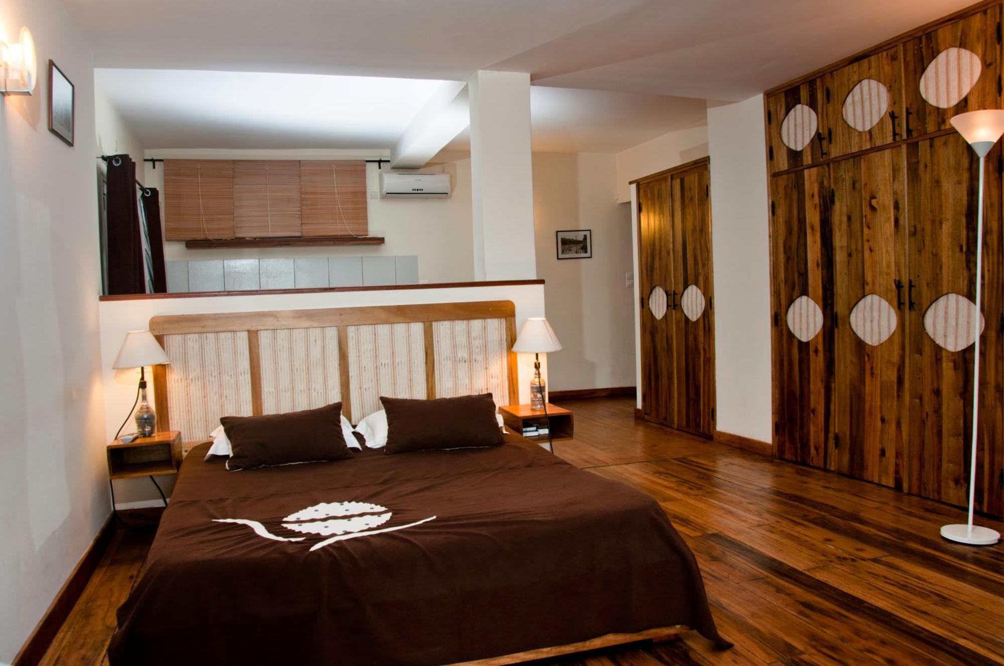 Hotel Restaurant Le Combava Антананариву Екстериор снимка