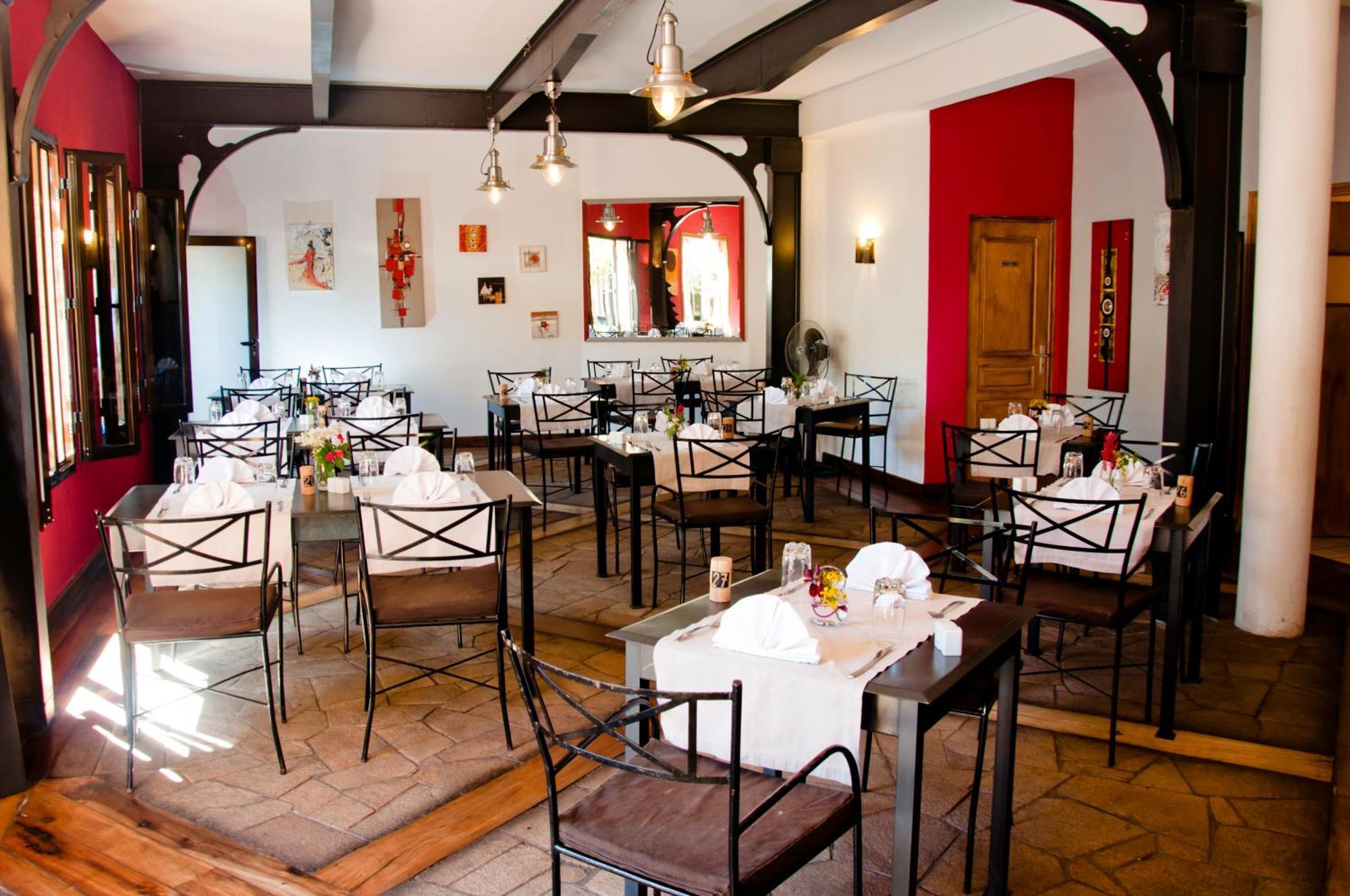 Hotel Restaurant Le Combava Антананариву Екстериор снимка