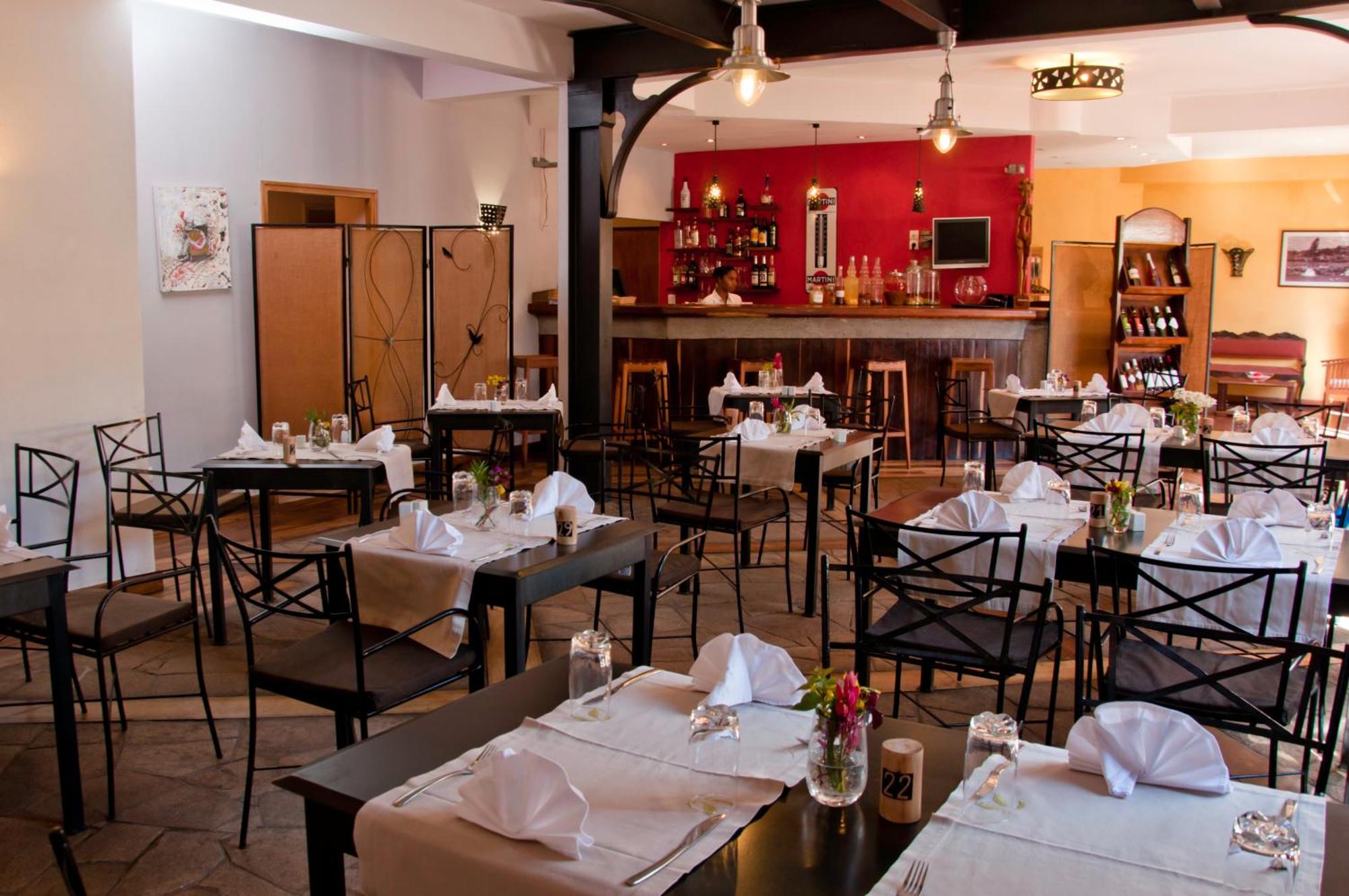 Hotel Restaurant Le Combava Антананариву Екстериор снимка